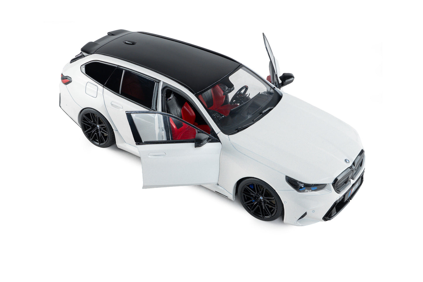 SOLIDO BMW M5 Touring Alpine White 2025 | 1:18