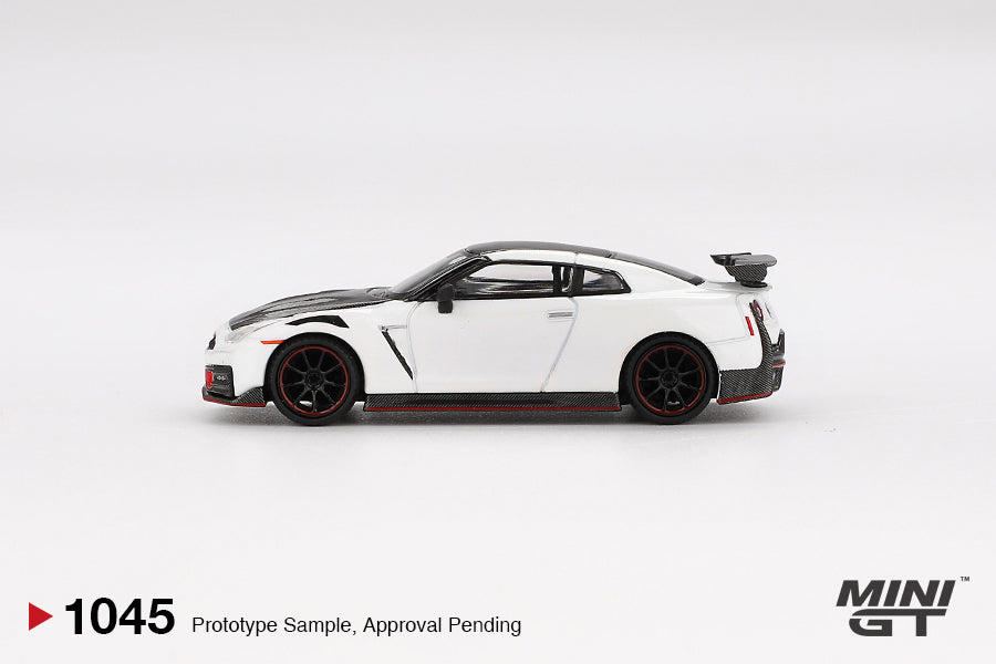 MINI GT Nissan GT-R (R35) Nismo 2024 Pearl White | 1045