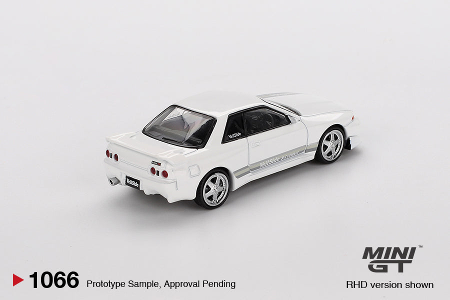 MINI GT Nissan Skyline GT-R (R32) VeilSide Combat C-I White | 1066