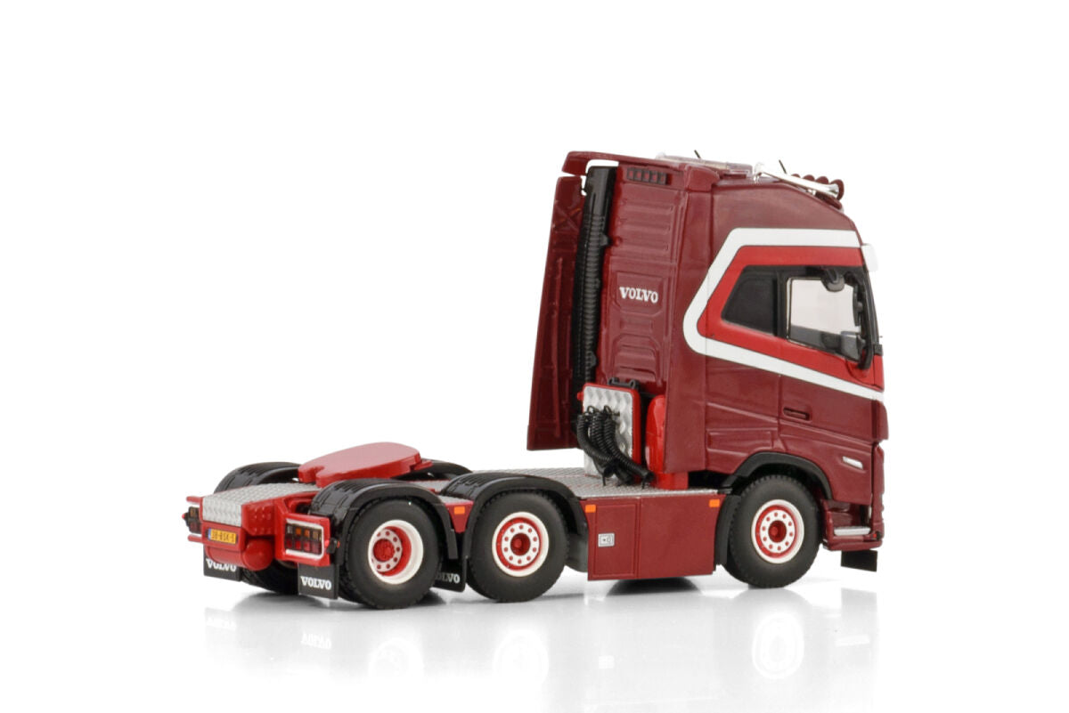 WSI MODELS Volvo FH5 Globetrotter XL 6x2 | Kees Verhoef Transport 1:50